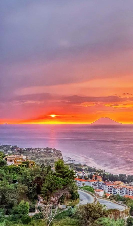 La Piazza Beb Bed & Breakfast Tropea Exterior photo